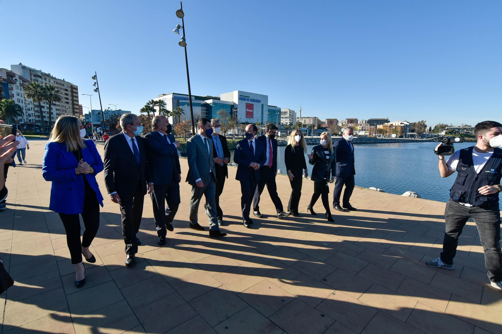 Las fotos del la visita de Juanma Moreno a las obras del Lago maritimo