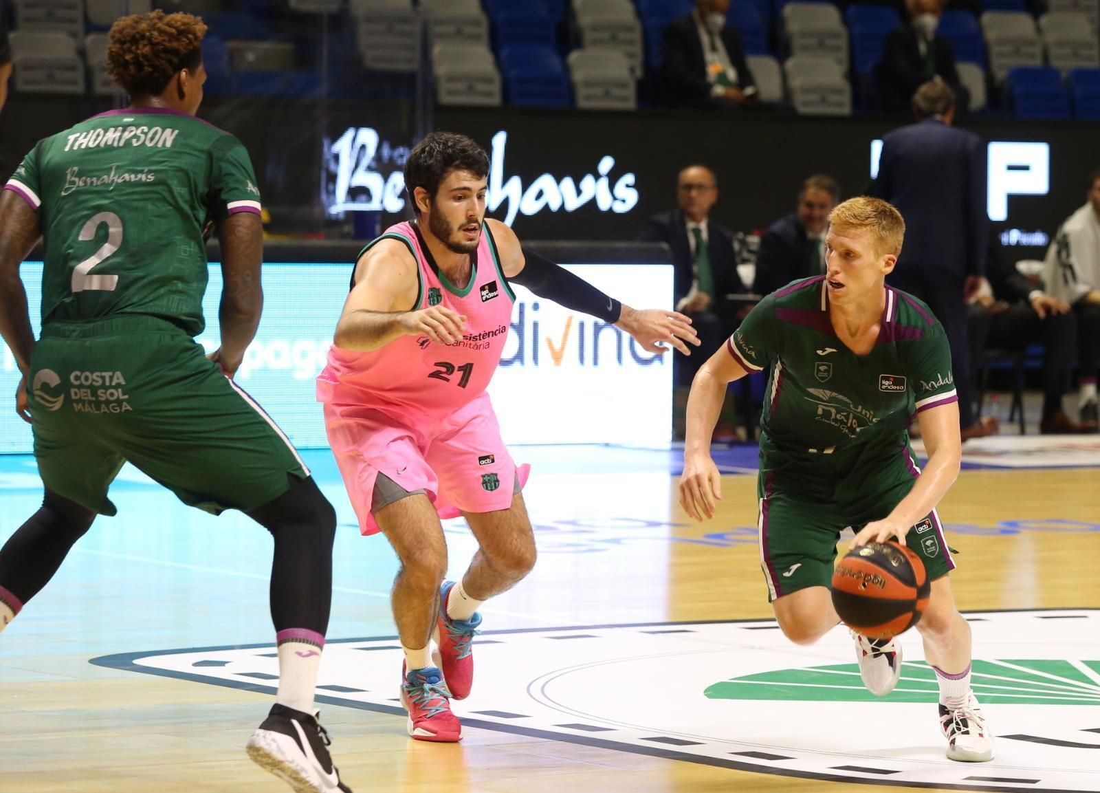 Alberto Díaz, defendido por Álex Abrines. Alberto Díaz, defendido por Álex Abrines.