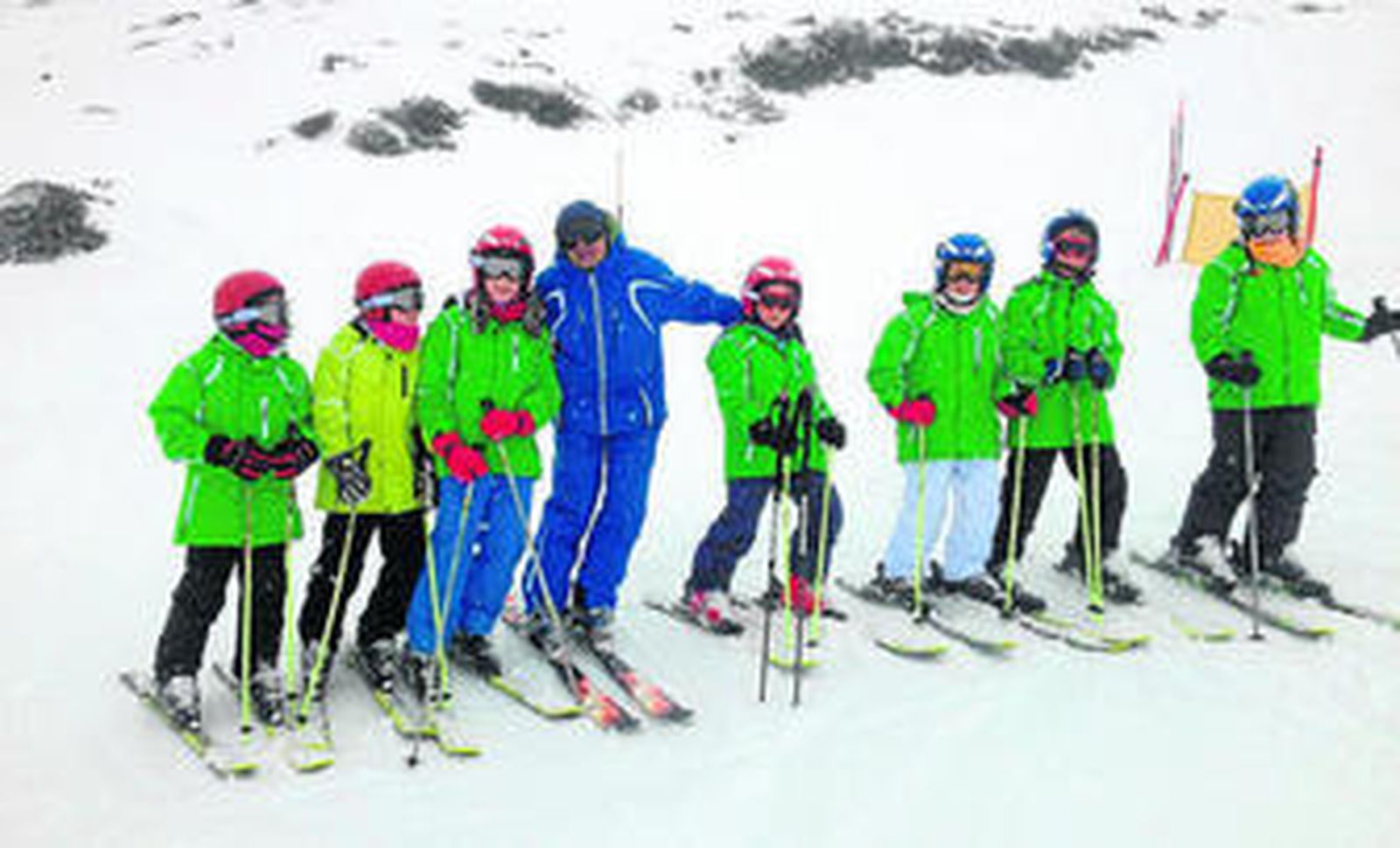 La seguridad es una de las máximas premisas en la escuela, de hecho tanto alumnos como monitores deben llevar el casco.