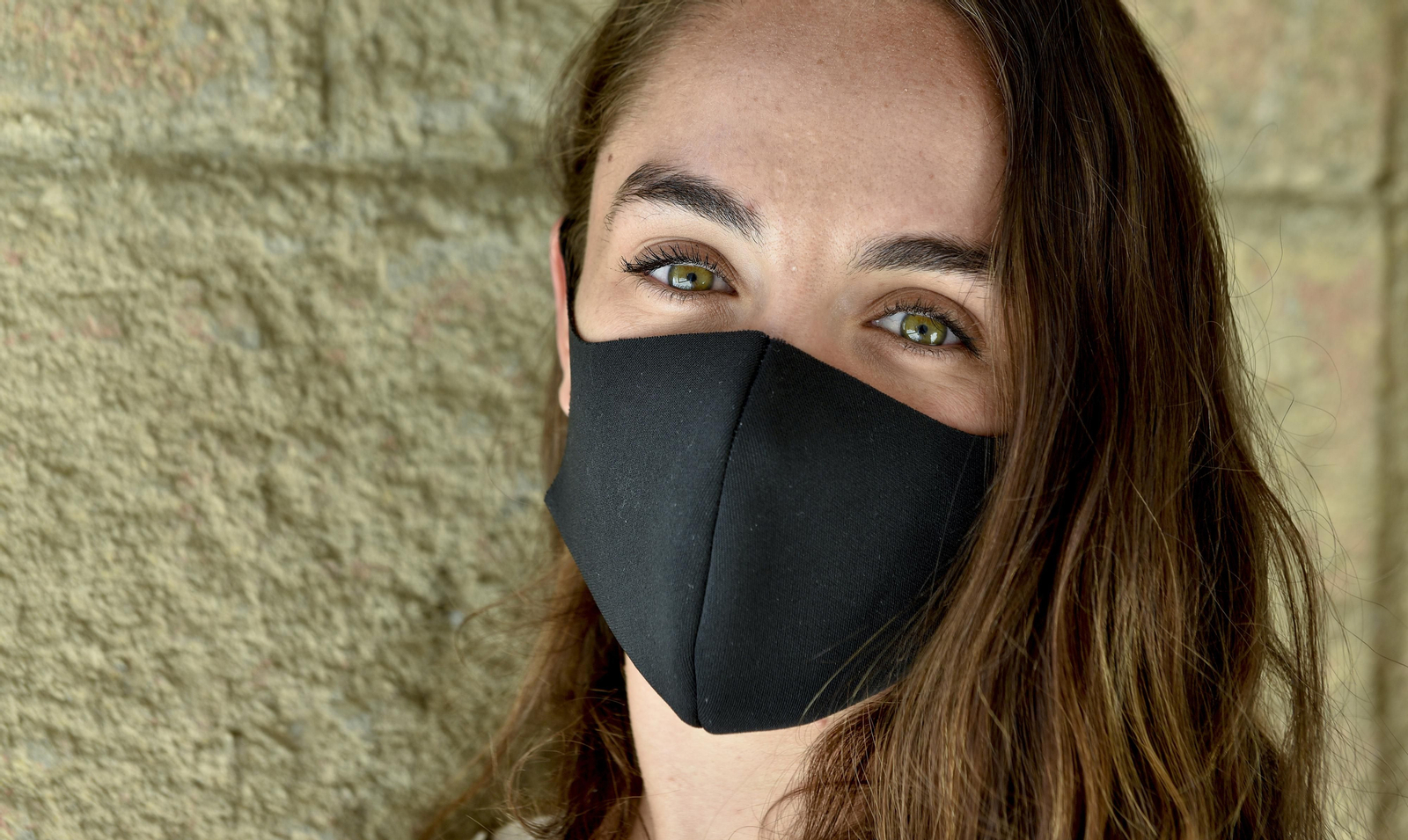 Mascarillas en Sevilla: de elemento sanitario a complemento de moda