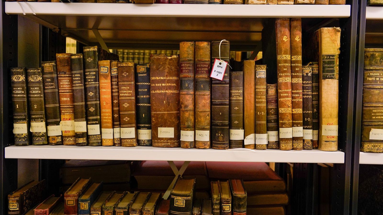 Algunas obras del Fondo Antiguo de la Biblioteca Provincial.