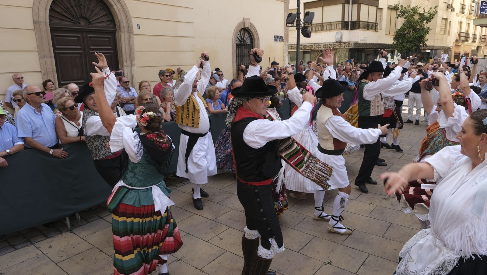 La ofrenda a la Virgen del Mar en imágenes