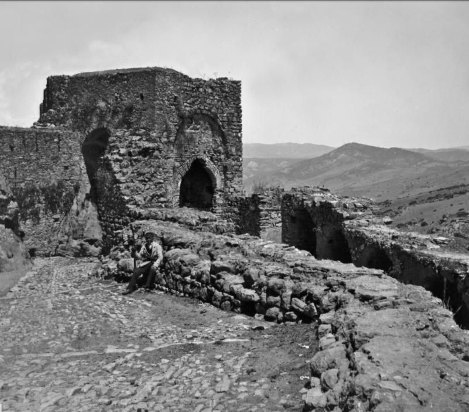Castellar, uno de los castillos (husun) pertenecientes a la cora de Algeciras tomada en el año 1870