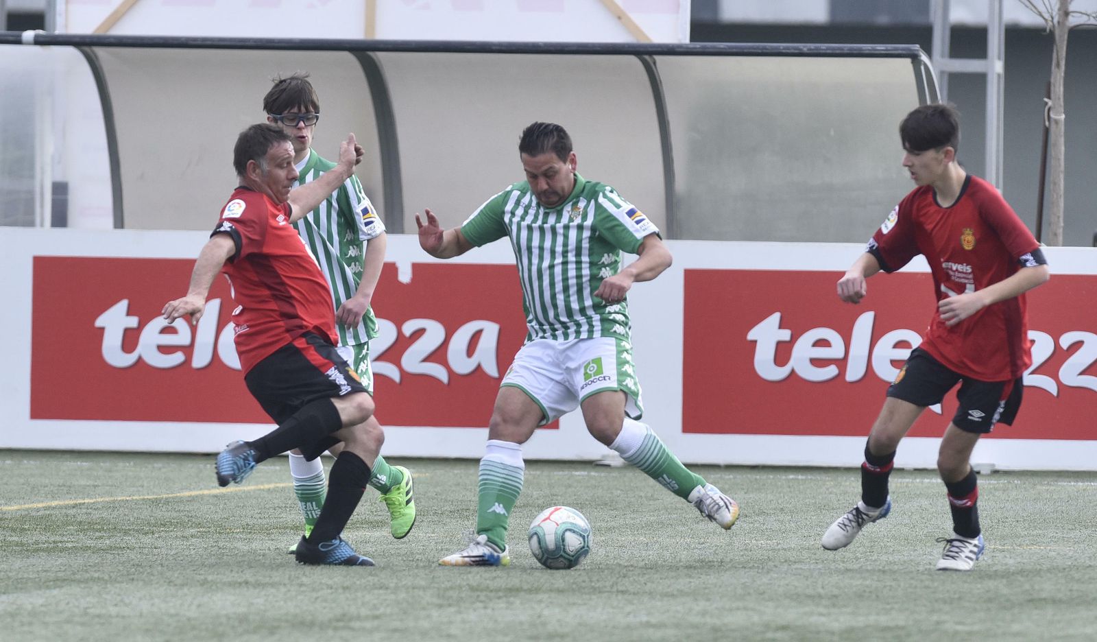 El duelo entre el Betis y el Mallorca abrió la competición.