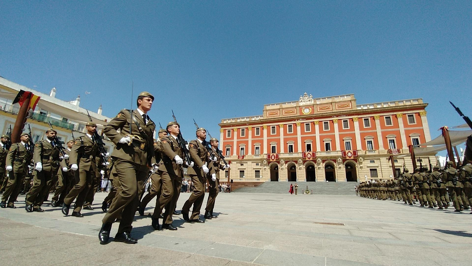 Las imágenes de la jura de bandera celebrada en San Fernando