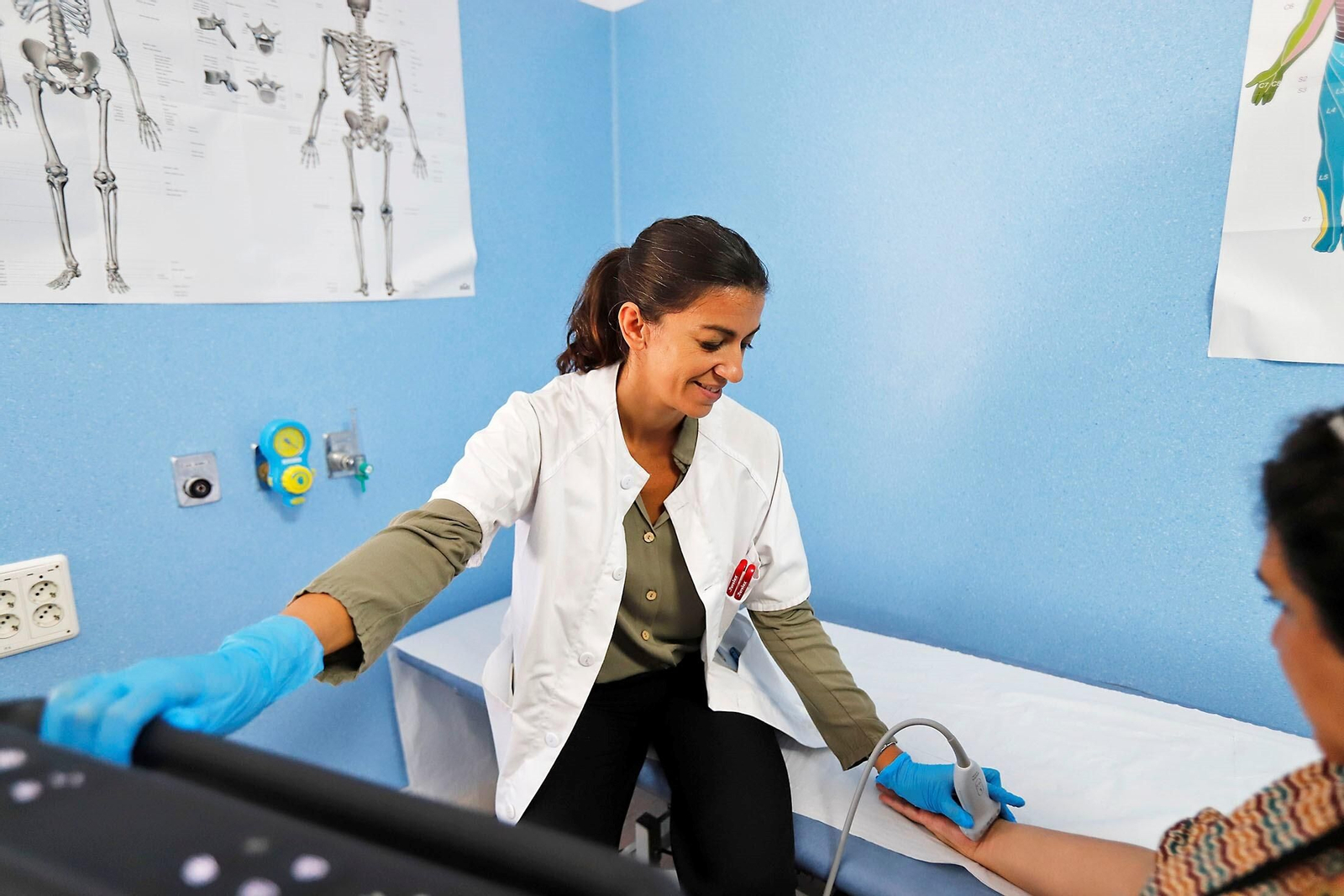 María Oliva González, especialista en Rehabilitación del Hospital Infanta Elena.