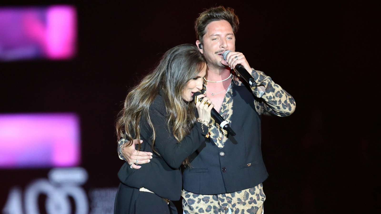 Manuel Carrasco emociona junto a Malú en el Wanda Metropolitano de Madrid