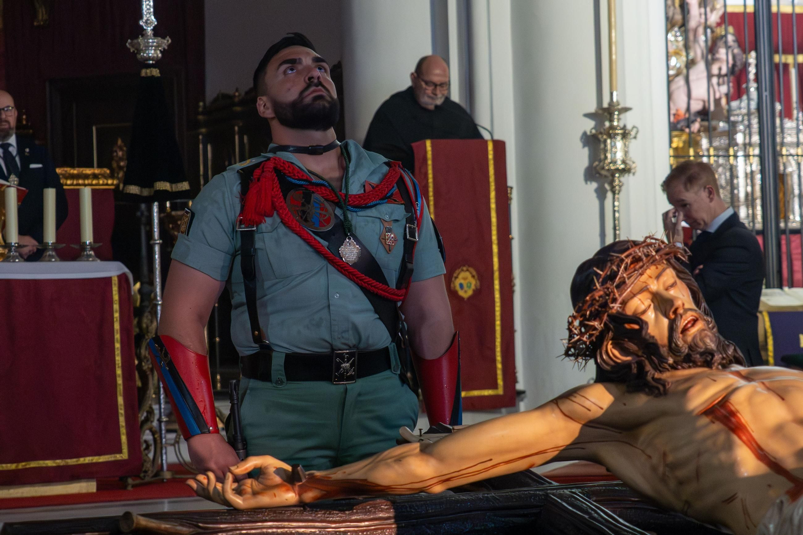 Imágenes de la llegada de los Caballeros Legionarios a la Iglesia de la Concepción