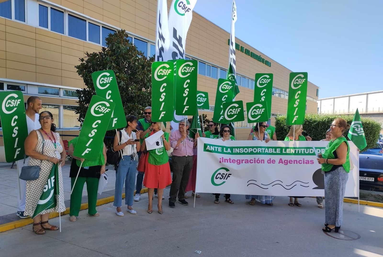 CSIF Granada protesta en el hospital de Guadix para denunciar la “insoportable lentitud” de la integración de las agencias sanitarias en el SAS