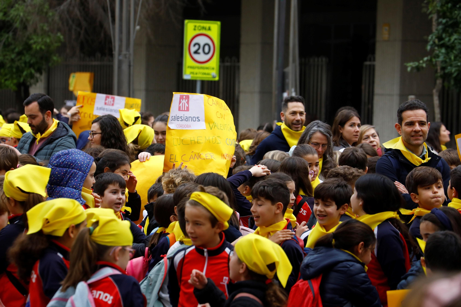 La marcha del Día Mundial Contra el Cáncer Infantil en Córdoba, en imágenes