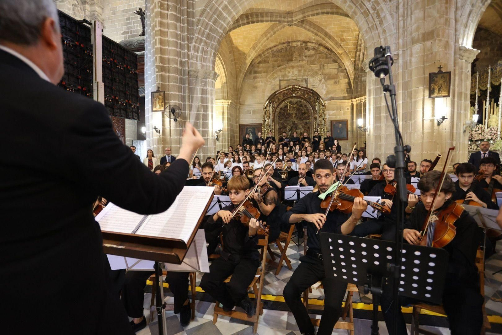 Imágenes de la coronación de la Estrella en la Catedral de Jerez