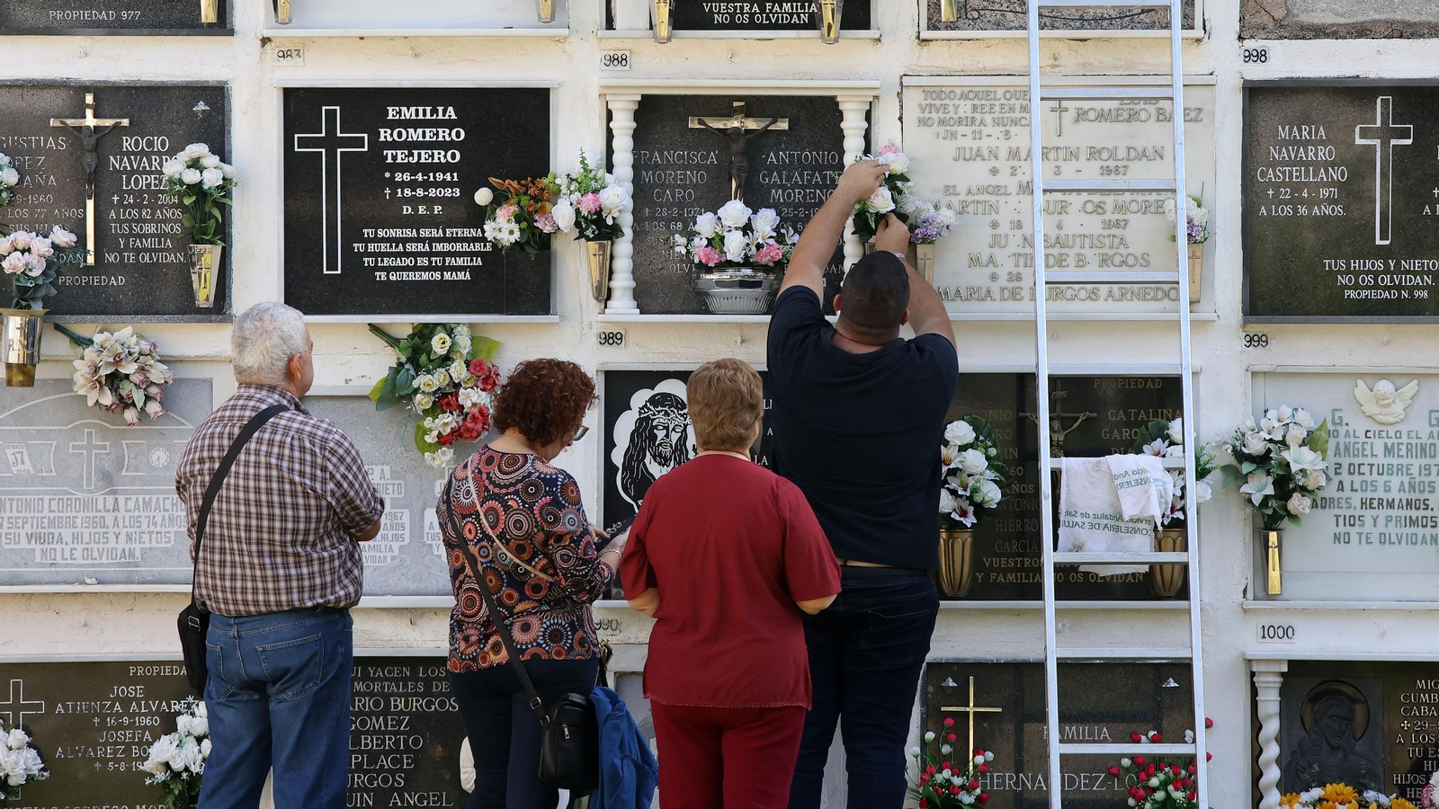 Imágenes del cementerio de Jerez en el Día de los Fieles Difuntos