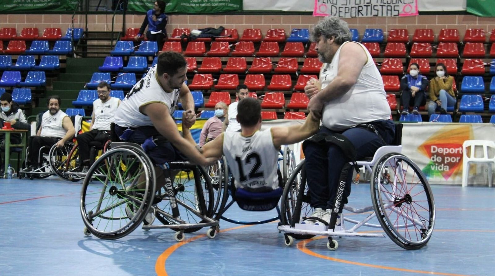 Una imagen del último partido entre el Vistazul y el UCAM en Dos Hermanas.