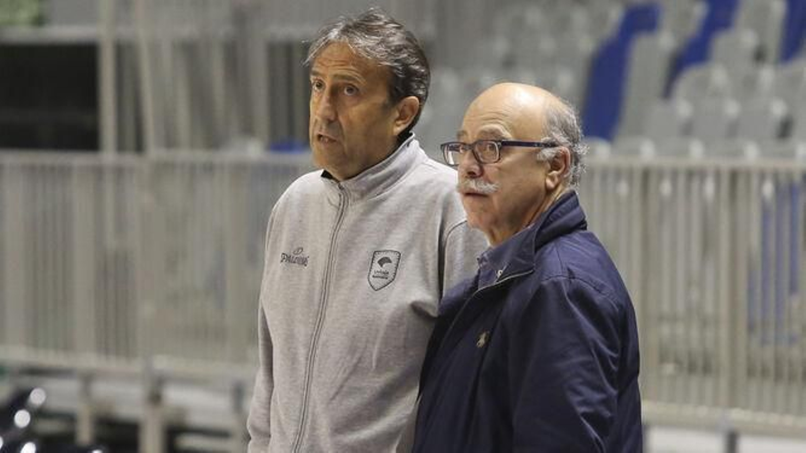 Eduardo García y Luis Casimiro hablan en el Carpena.