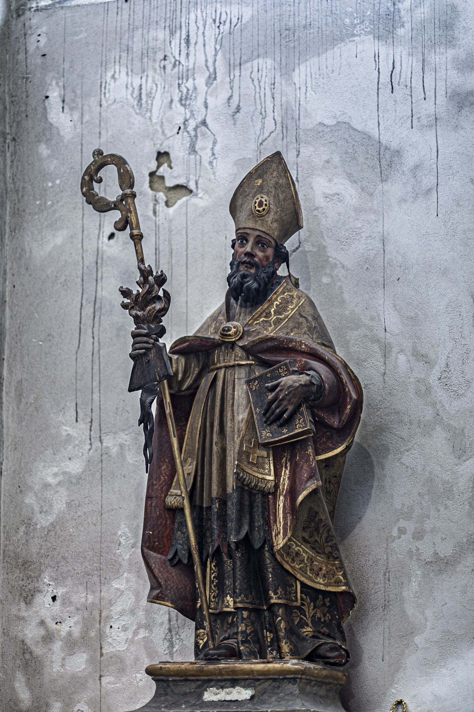 Las imágenes de los efectos de la lluvia en la Parroquia de Santa Cruz (Catedral Vieja) de Cádiz