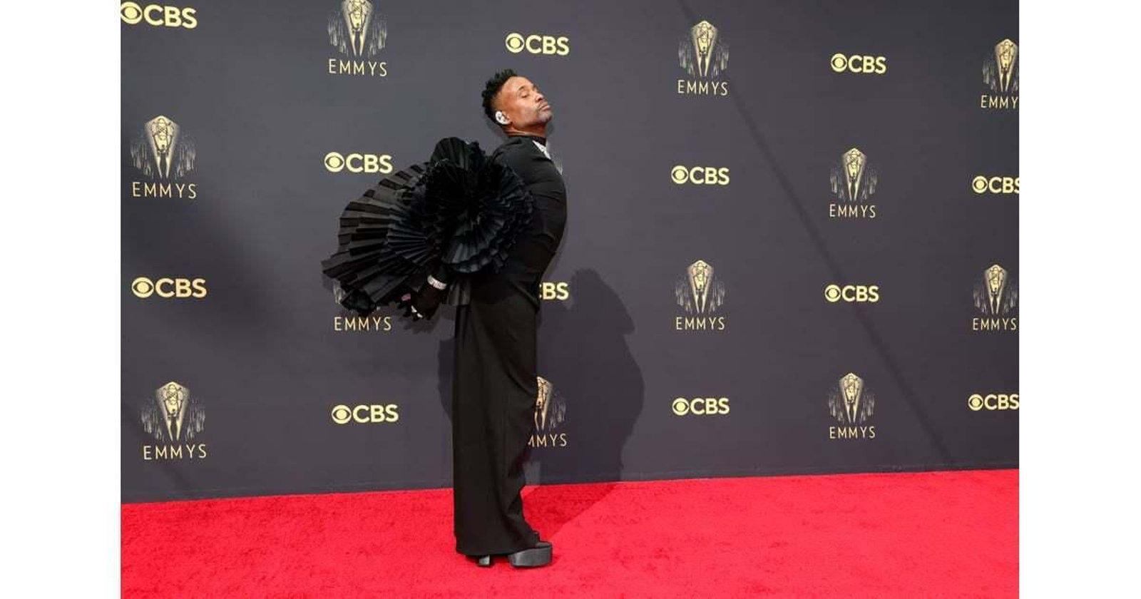 Billy Porter, con alas de hada madrina en su estilismo de Ashi Studio.