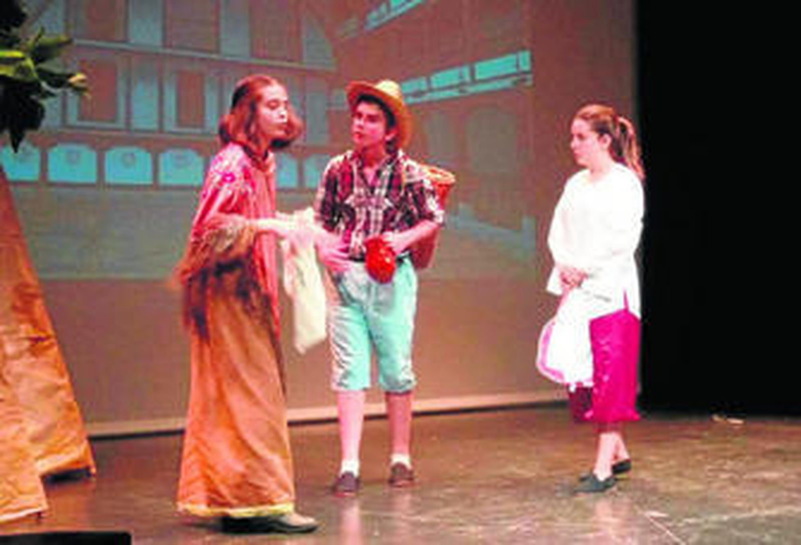 Escena de una de las representaciones llevadas a cabo ayer por alumnos en el Apolo.