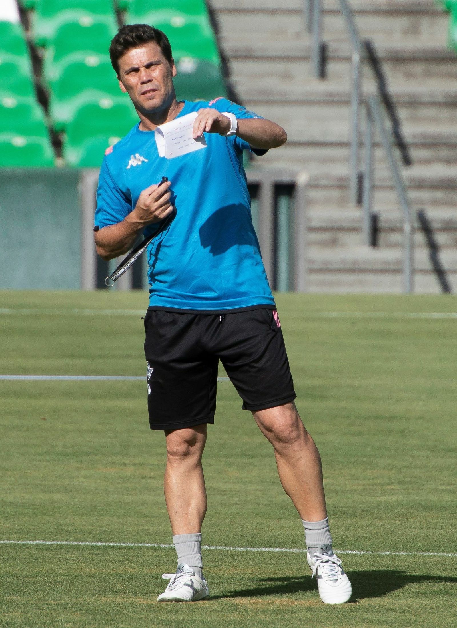 Rubi, durante un entrenamiento en el Benito Villamarín.