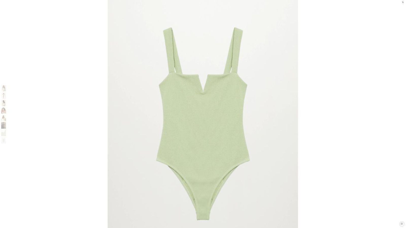 Bañador verde con apertura de Mango.