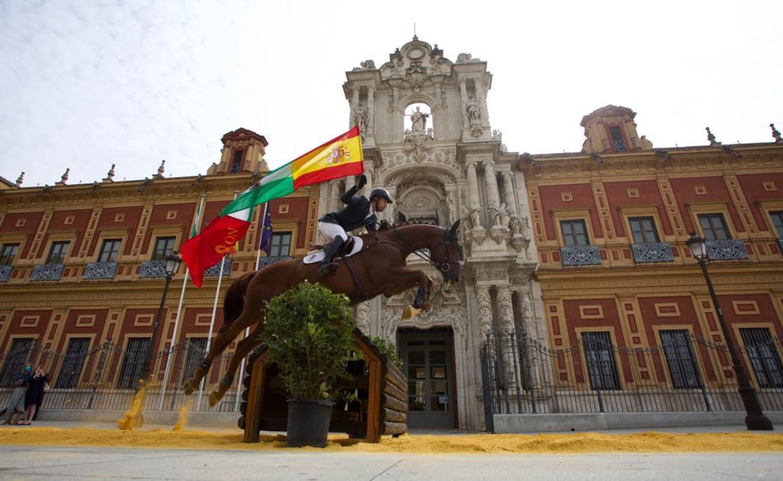 Exhibición del jinete sevillano Francisco Gaviño y su caballo 'Ultrasource del Cerro', en la presentación de la Gran Semana del Caballo Anglo-árabe.