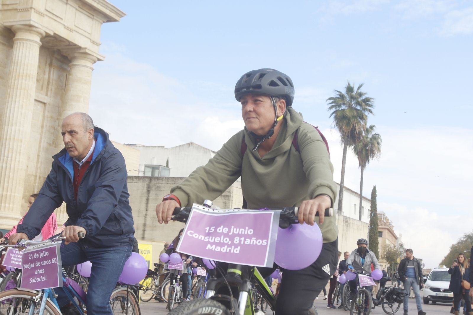 La Marcha En Bici contra la Violencia a las Mujeres en Córdoba, en fotografías