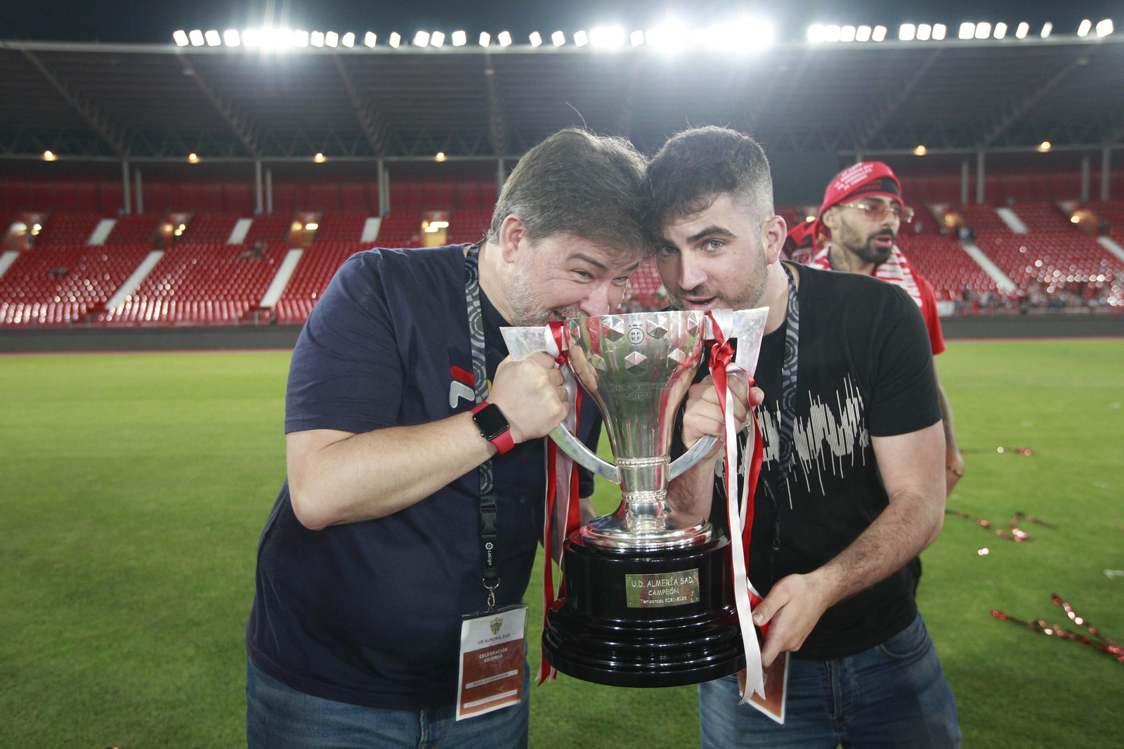 Las imágenes de la fiesta del ascenso de la U.D. Almería en el Estadio Mediterráneo.