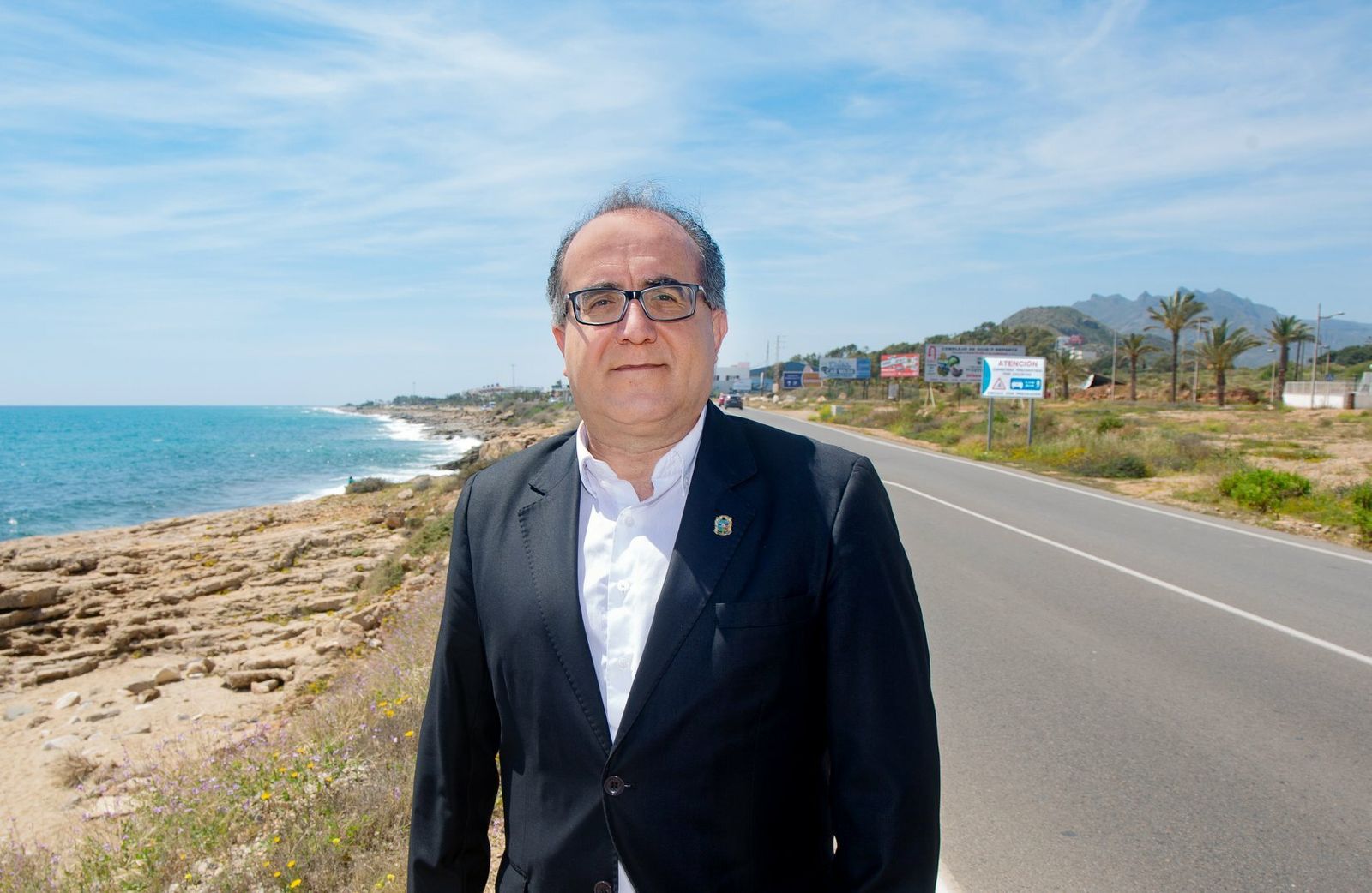 Juan Francisco Fernández en la zona de la futura playa del castillo.