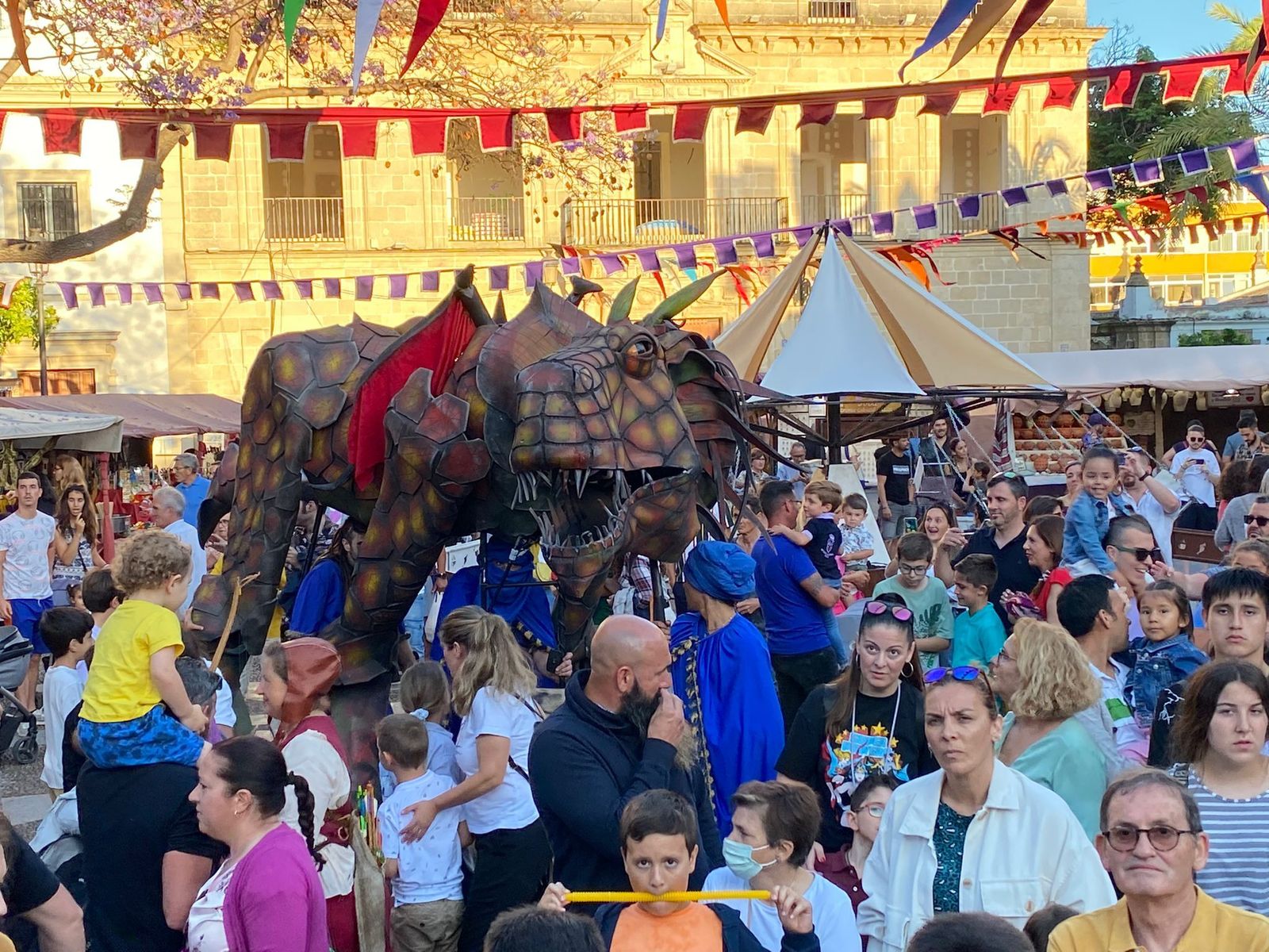 El Mercado Medieval recrea con fidelidad la época de dragones y mazmorras.