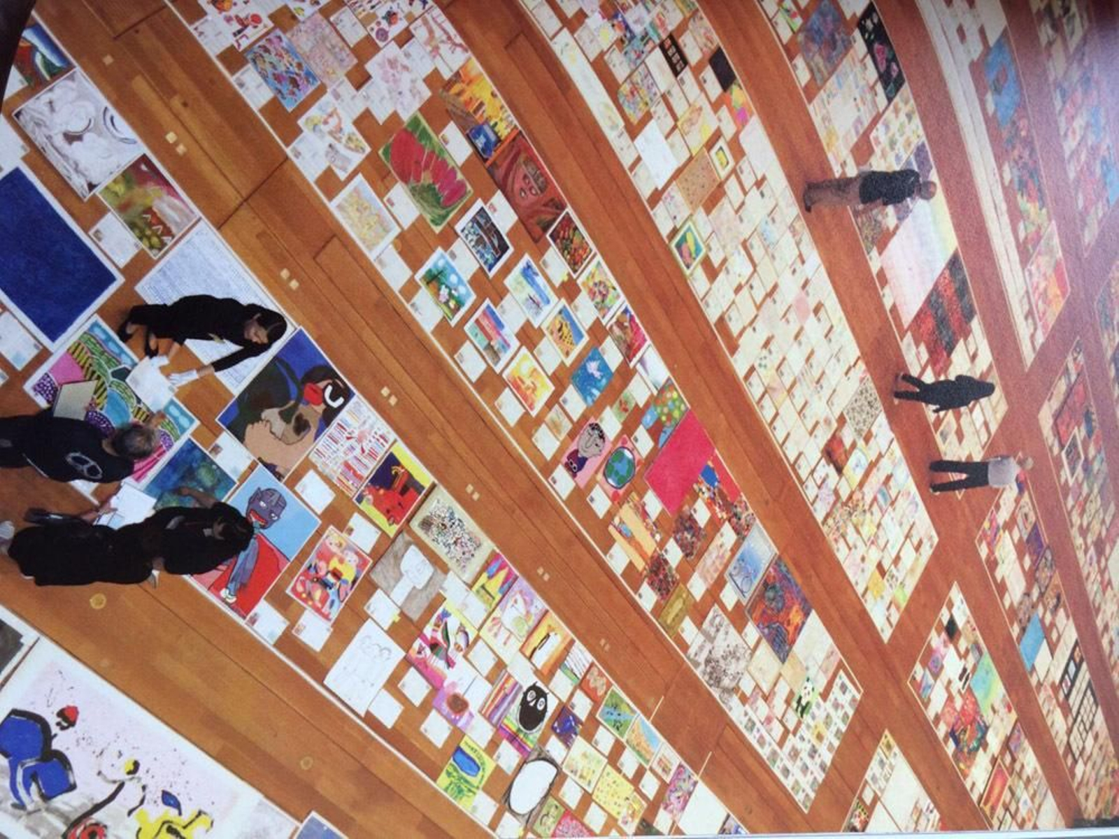 Arte con capturas de pantalla  de móvil viaja hasta Japón