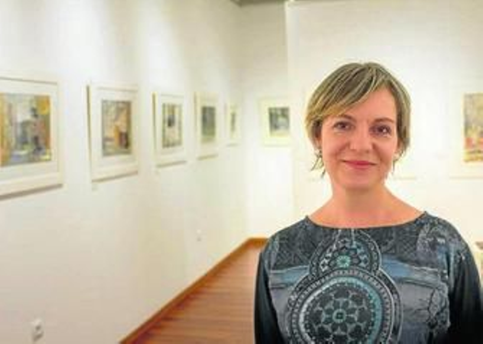 Carmen López en la galería KartON de Huércal Overa donde expone hasta el 29 de mayo.