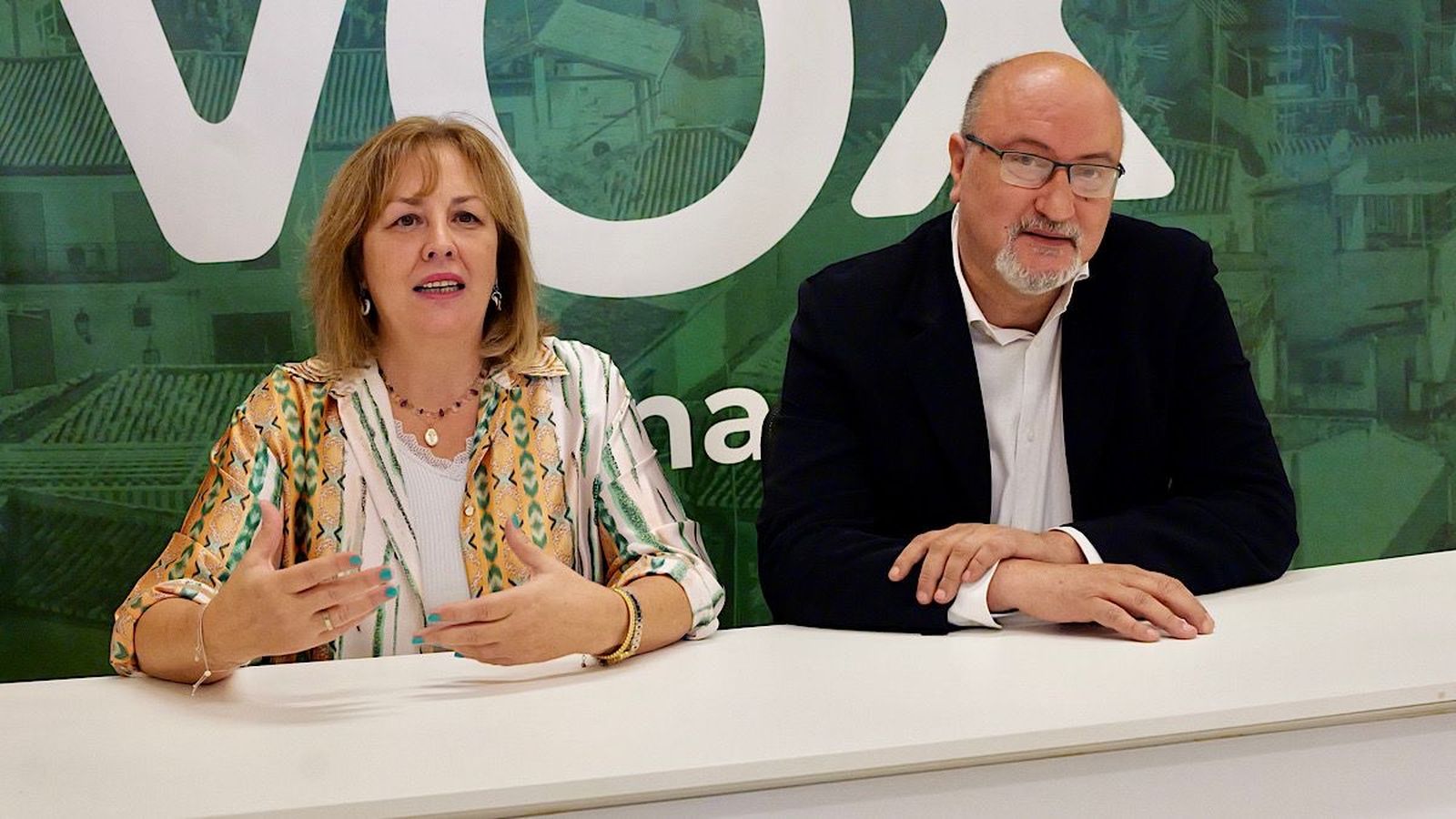 Cristina Jiménez y Ricardo López en rueda de prensa.