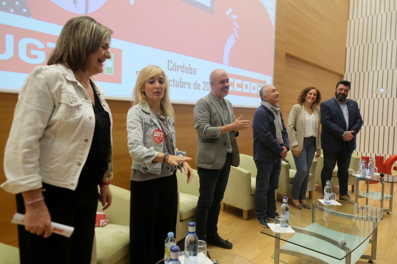 Unai Sordo y Pepe Álvarez, en el centro, en el Palacio de Congresos de Córdoba.