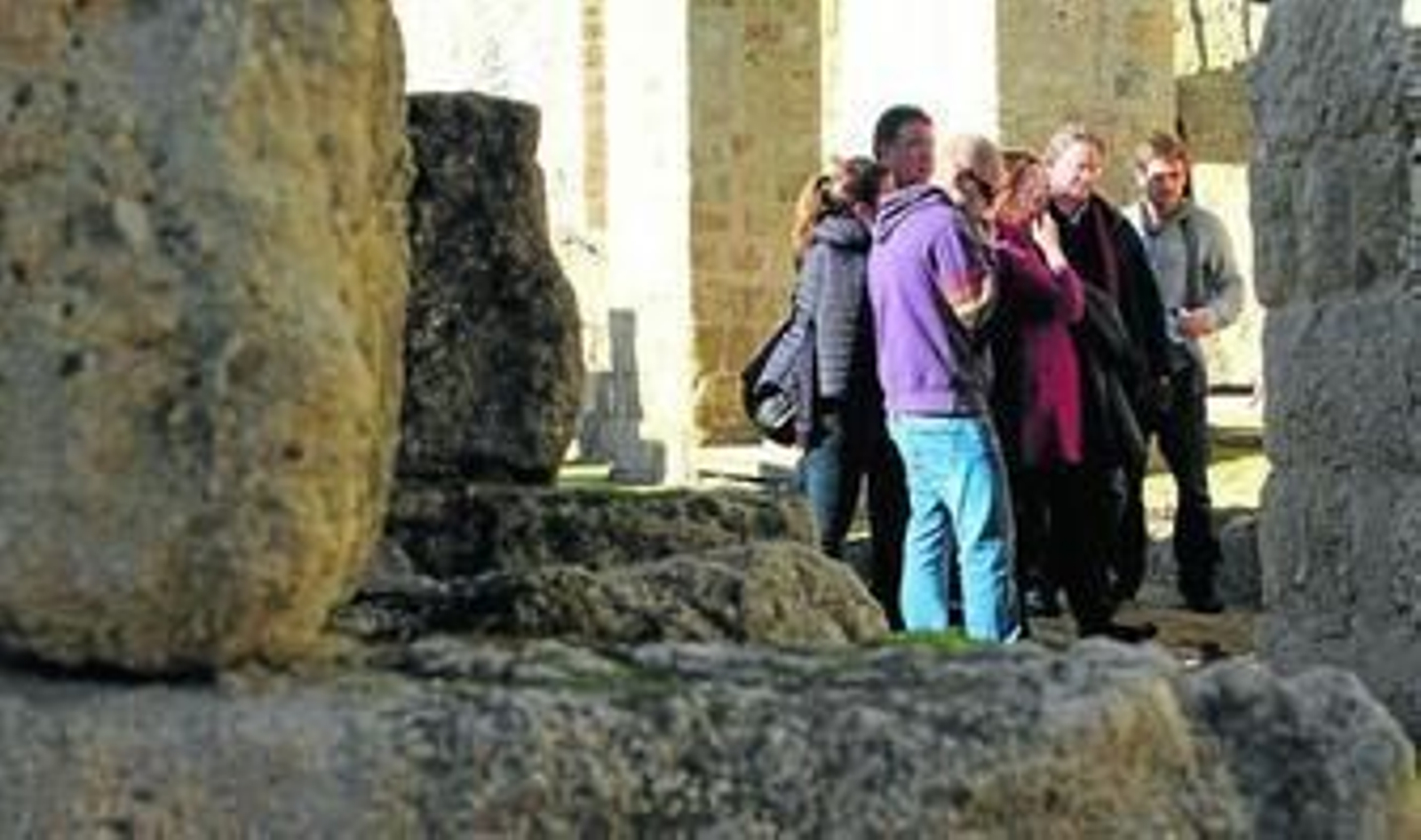 Turistas visitan el yacimiento de Medina Azahara. Turistas visitan el yacimiento de Medina Azahara.