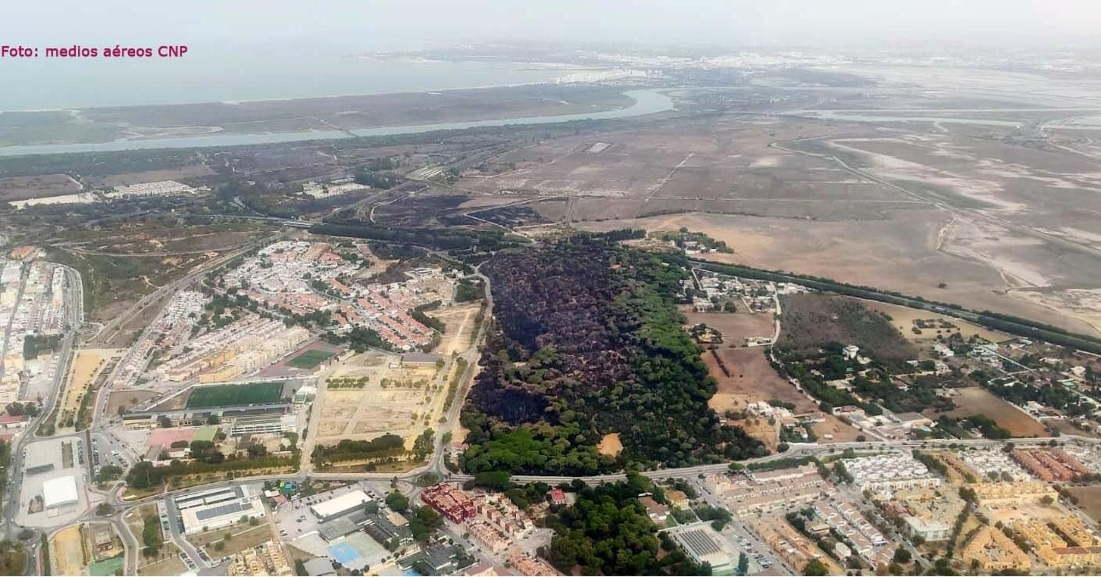 Desoladoras imágenes aéreas de Las Canteras tras el incendio en Puerto Real