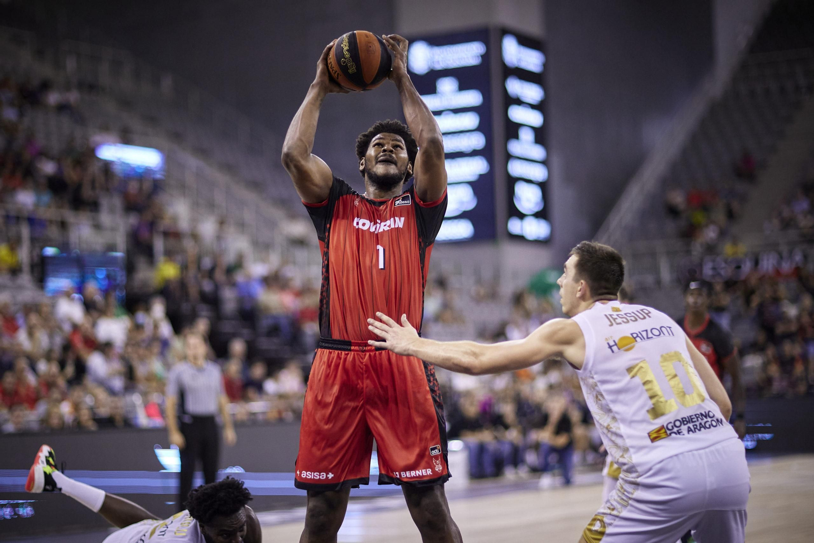 Cristiano Felicio durante un encuentro con el Covirán Granada
