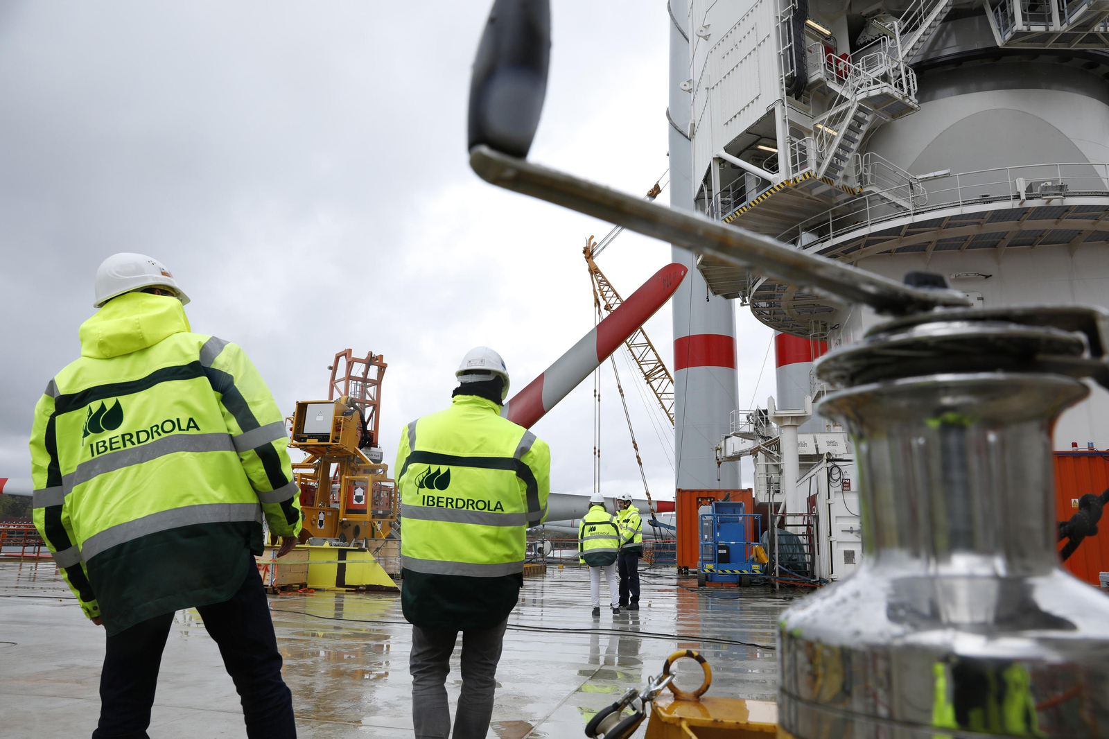 Puerto Real, presente en la estación eólico marina Wikinger
