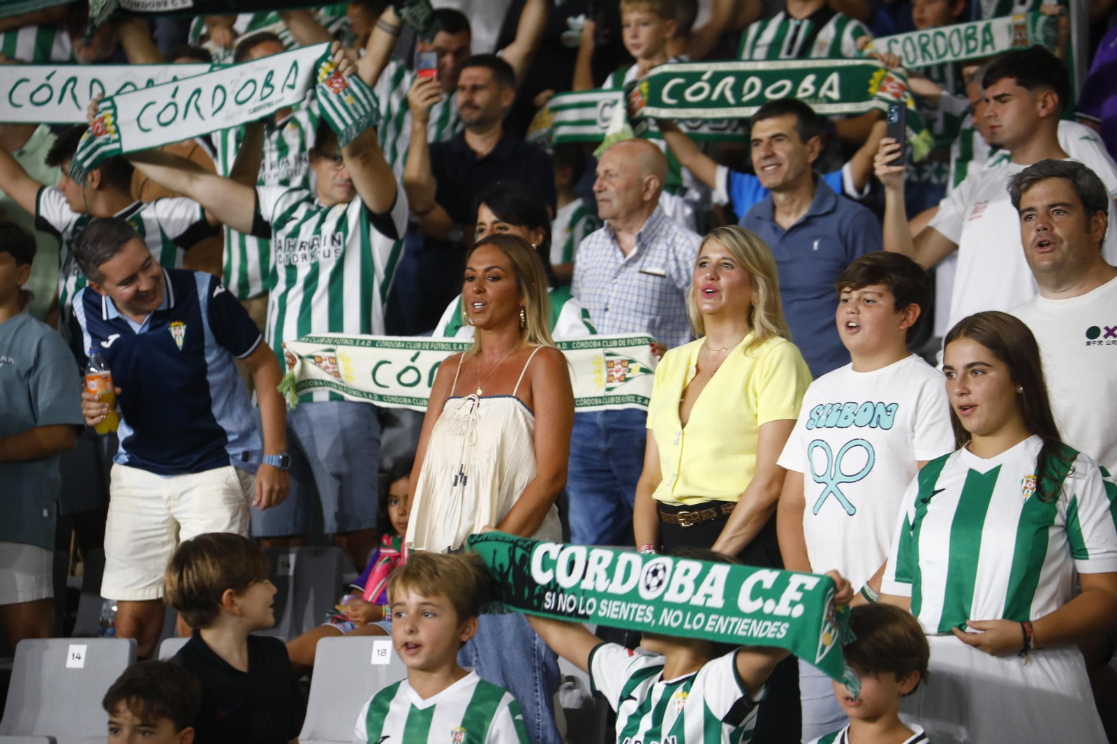 Las mejores fotos del ambiente en El Arcángel para el Córdoba CF - Castellón