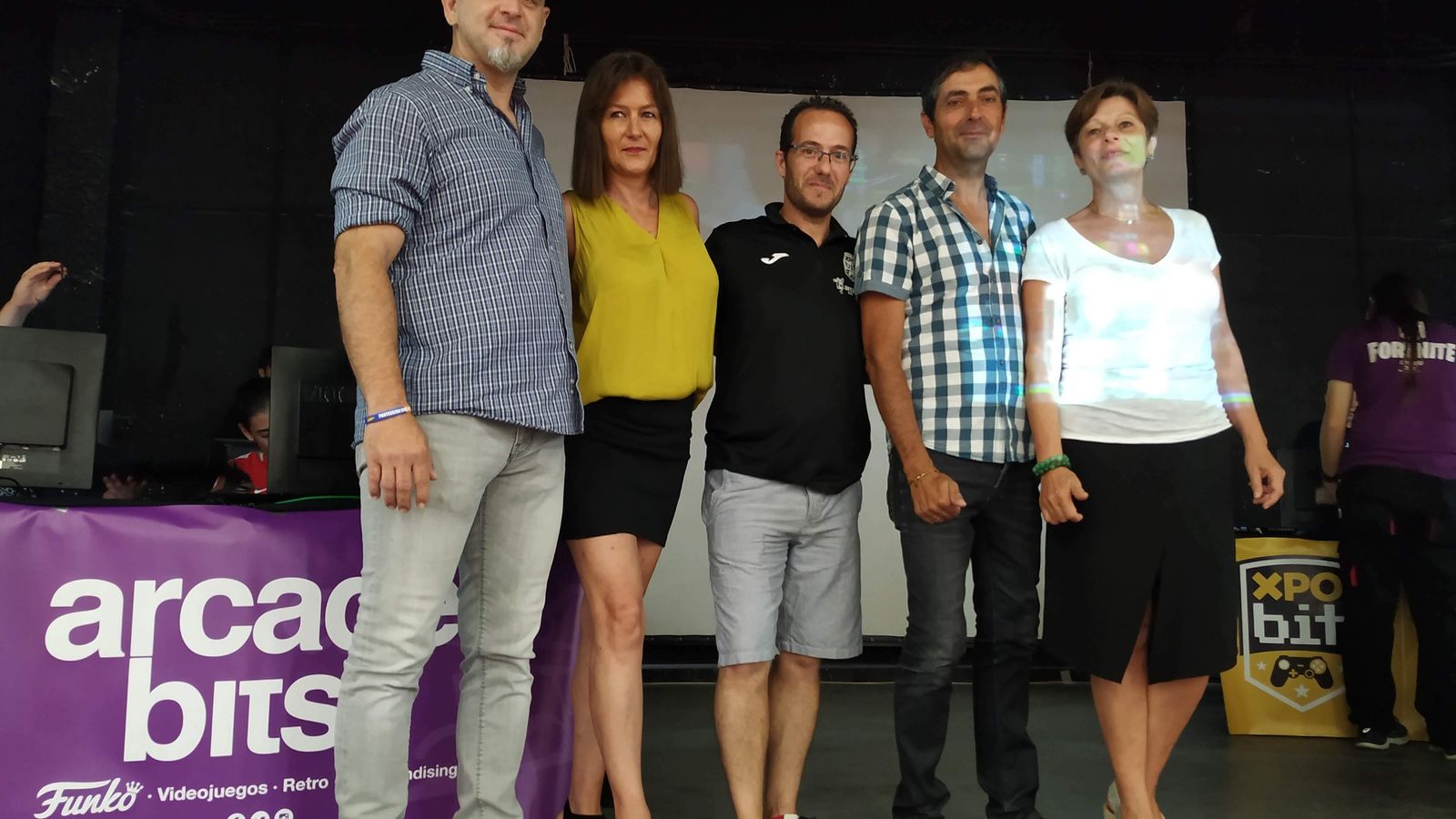 El teniente-alcalde, Arturo Torres; los concejales Manu Abad, África Obispo y Mª del Mar Castelo y Joaquín de la Casa, organizador