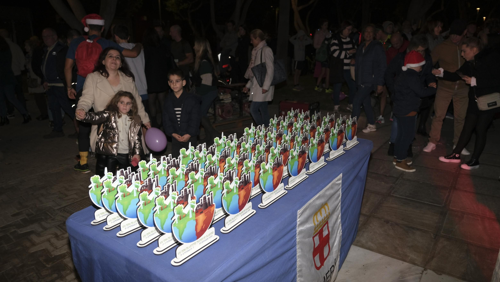 Imágenes de la XIV edición de la San Silvestre de Almería