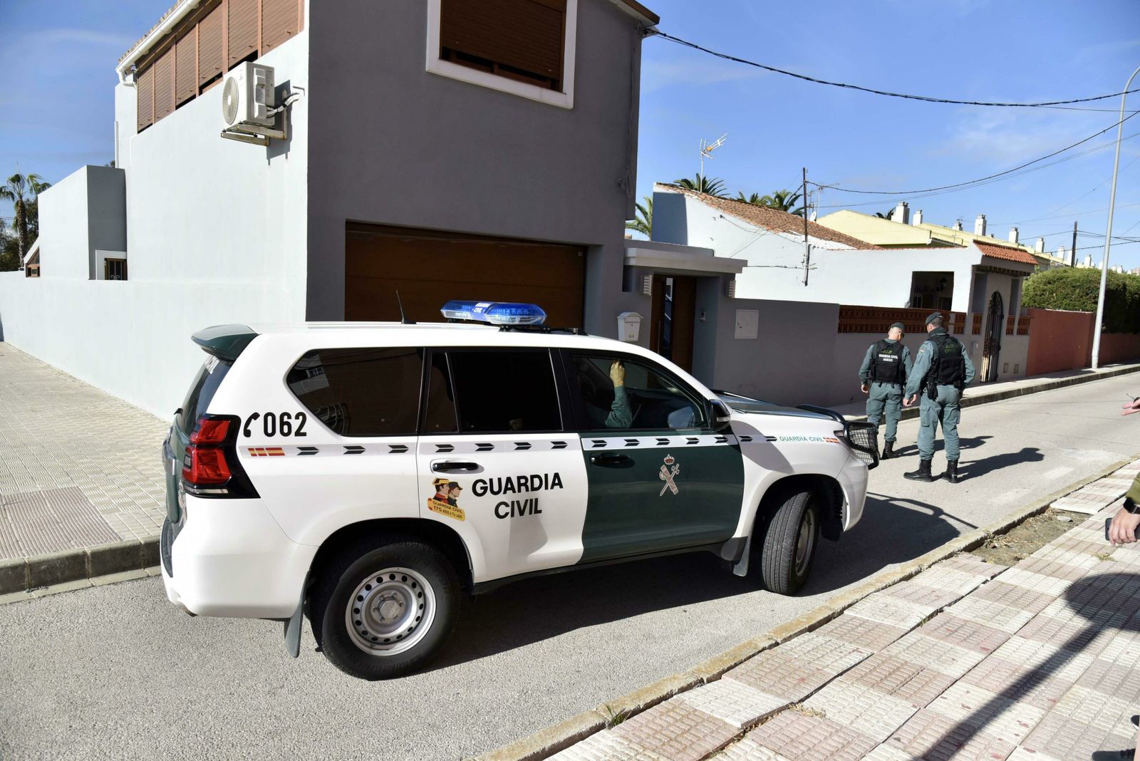 Roban en un establecimiento de Puente Genil mediante el método del alunizaje