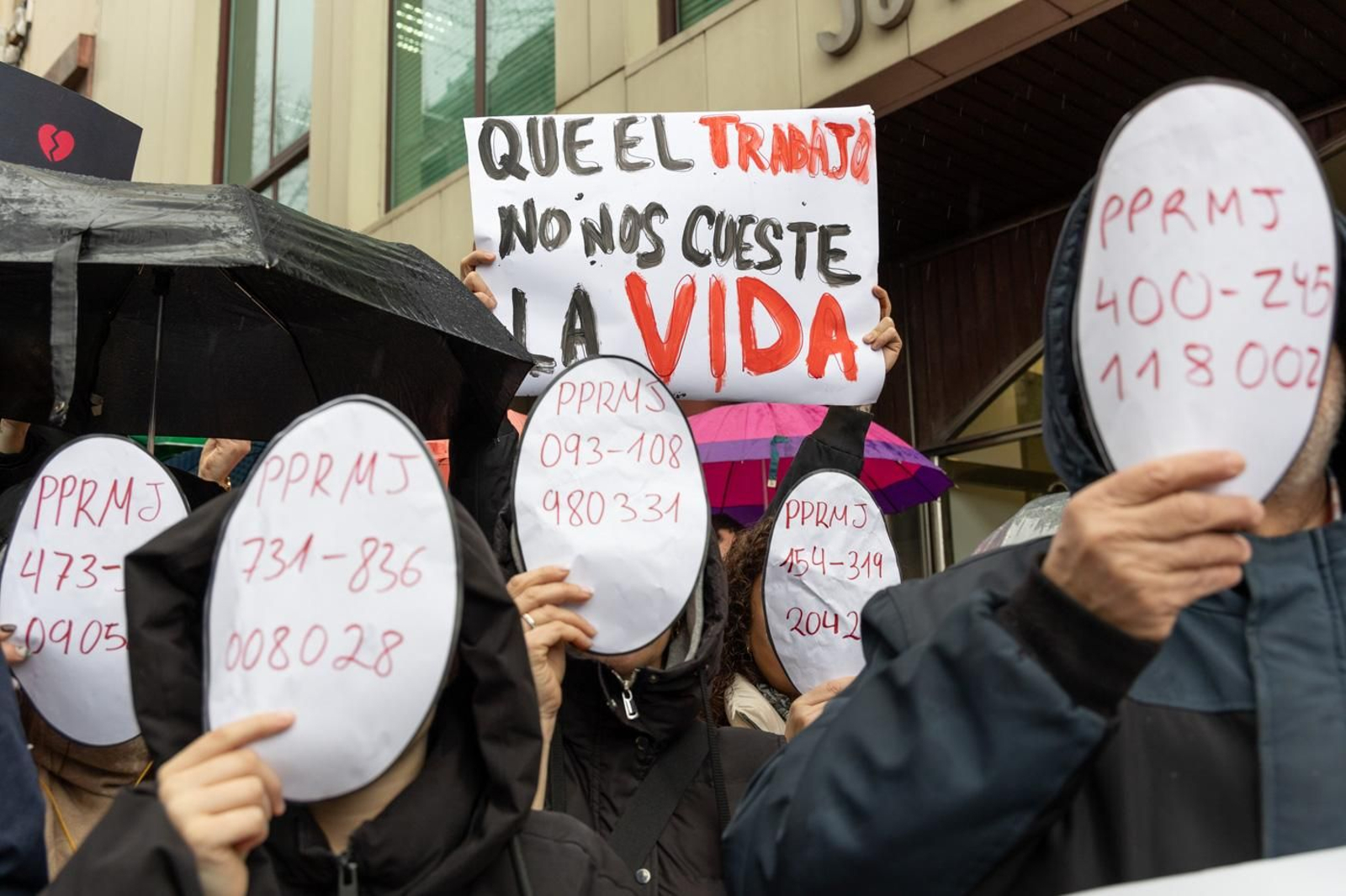 Concentración por la desprecarización del sector de protección y reforma de menores y minuto de silencio por la trabajadora social asesinada