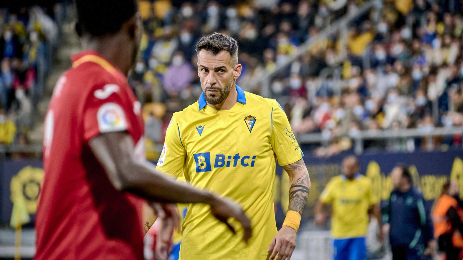 Partido de fútbol entre el Cádiz CF y el Getafe CF.