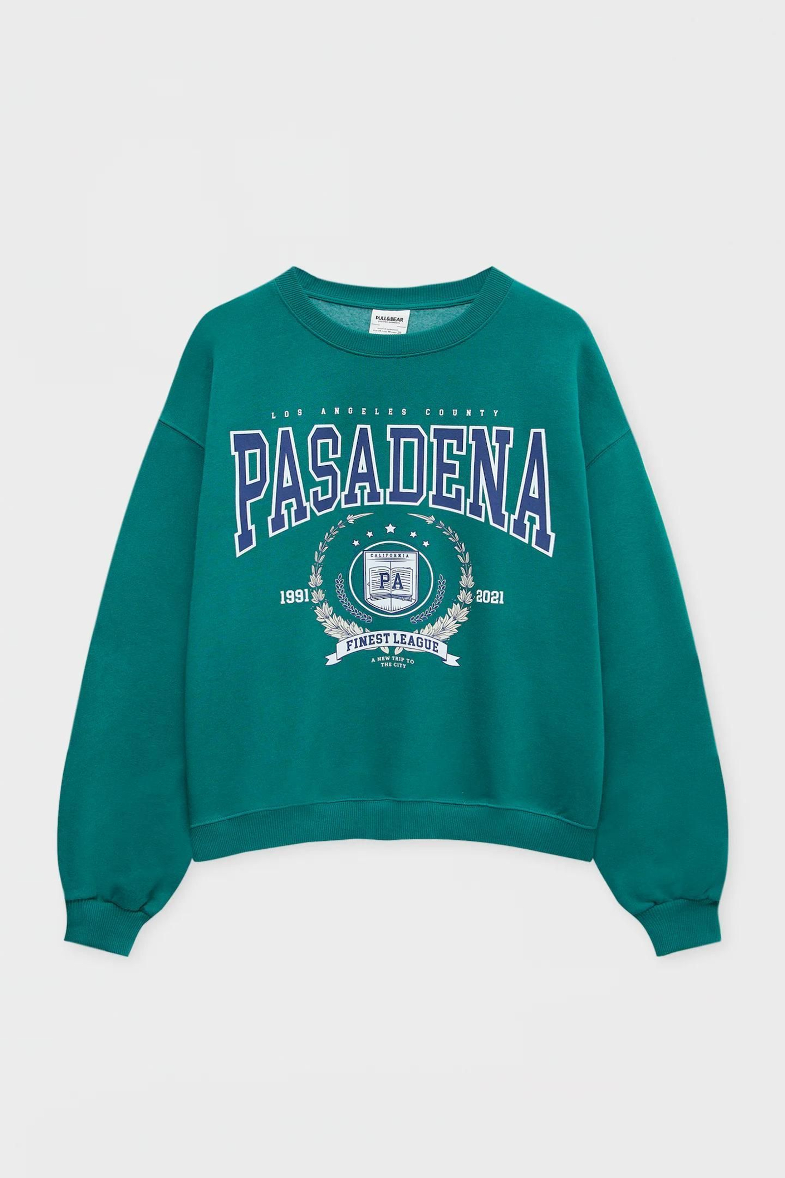Sudadera verde de Pull&Bear.