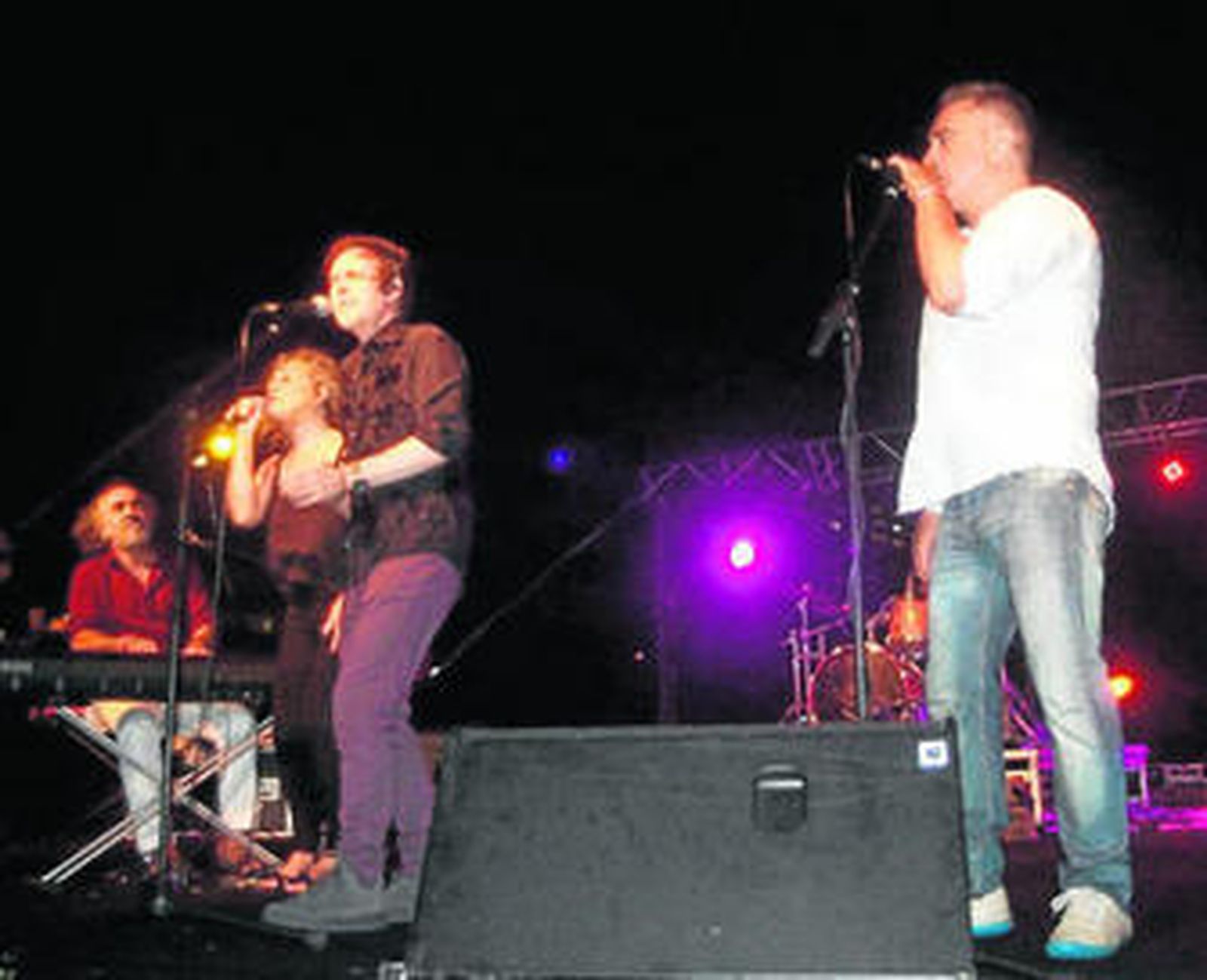 Cómplices, Nacho Campillo y Pepe Begines acabaron cantando juntos en Roquetas.