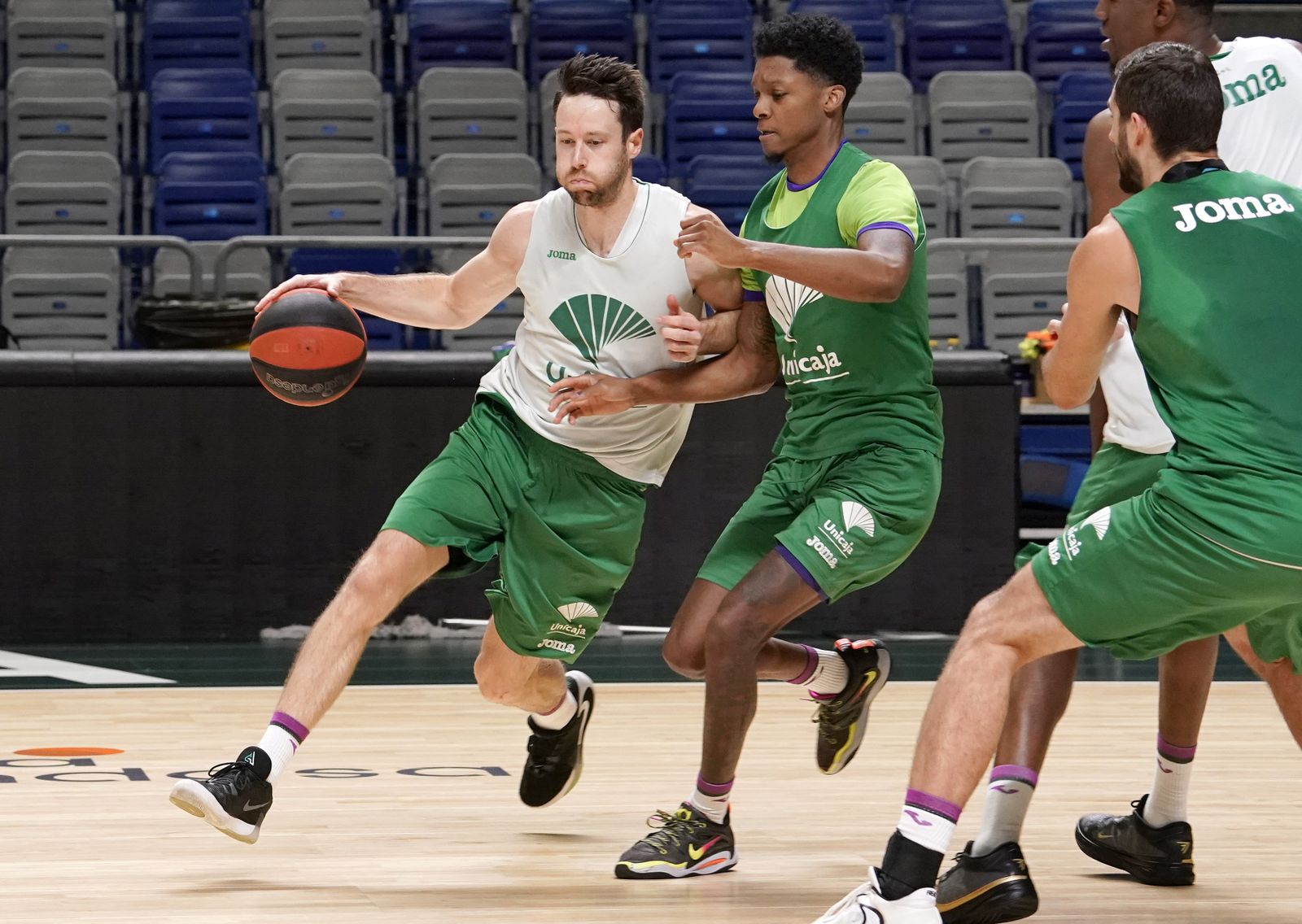 Buenas noticias: El Unicaja pudo ejercitarse con Dylan Osetkowski