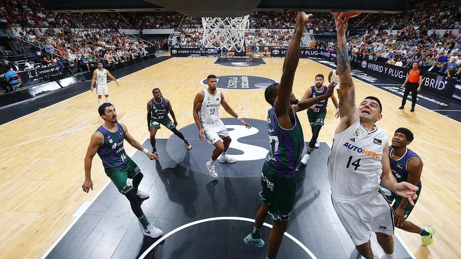 El Real Madrid - Unicaja, final de la Supercopa, en fotos