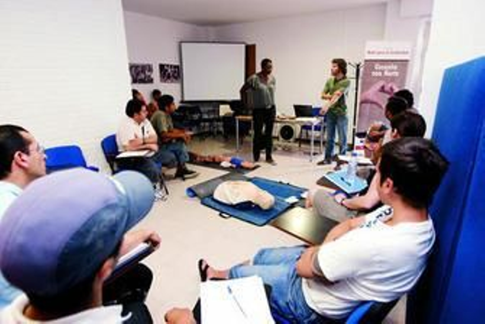Las clases se dan en la propia sede de Cruz Roja en el distrito.