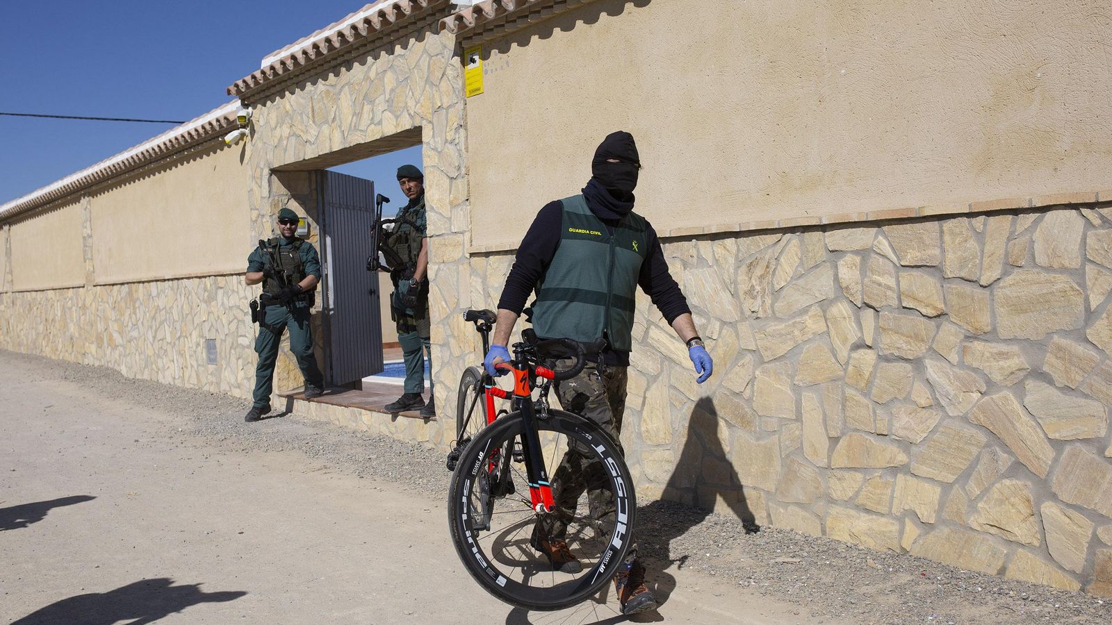 Bicicleta intervenida durante el registro.