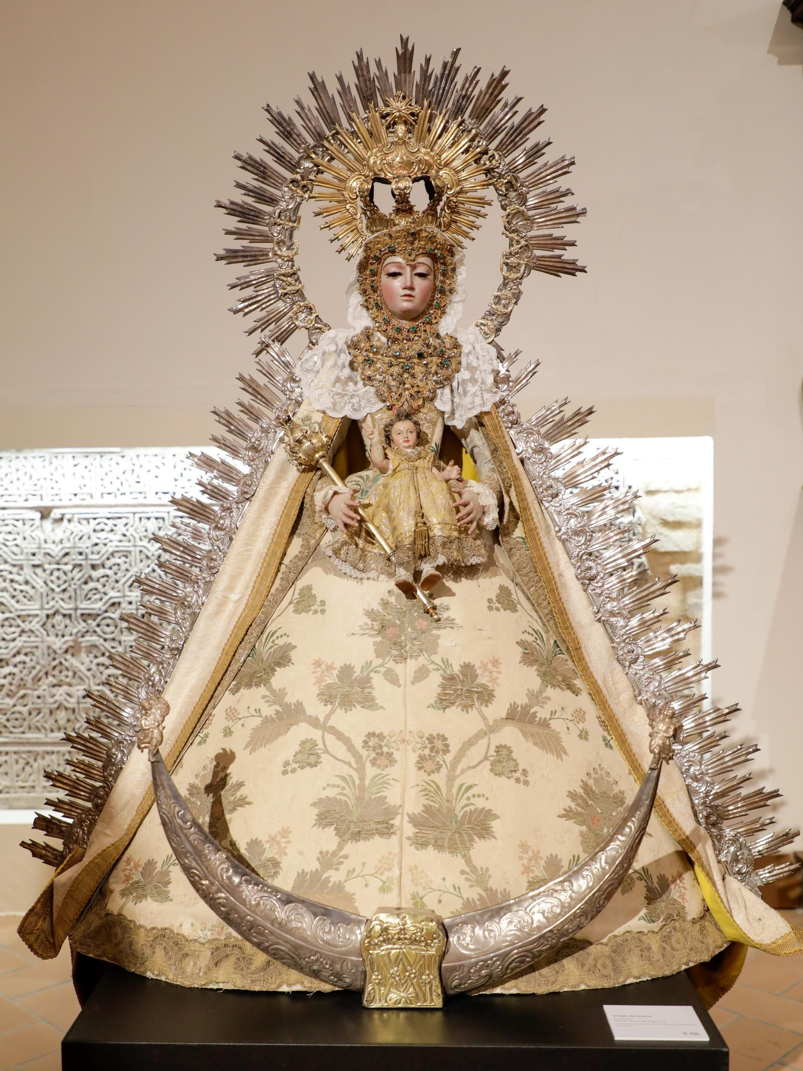 Inauguración de la exposición Devociones populares en las clausuras de Sevilla, en la Iglesia Santa Clara