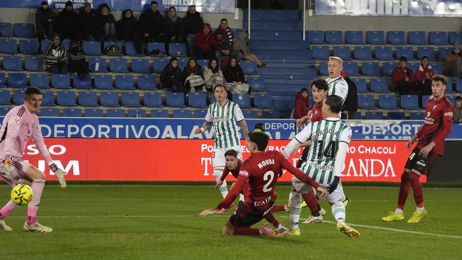 Sergi Guardiola anota el gol de la victoria del Córdoba CF ante el Mirandés.